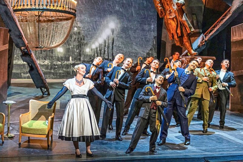 "Die lustige Witwe" in Baden ist verdammt hübsch anzuschauen