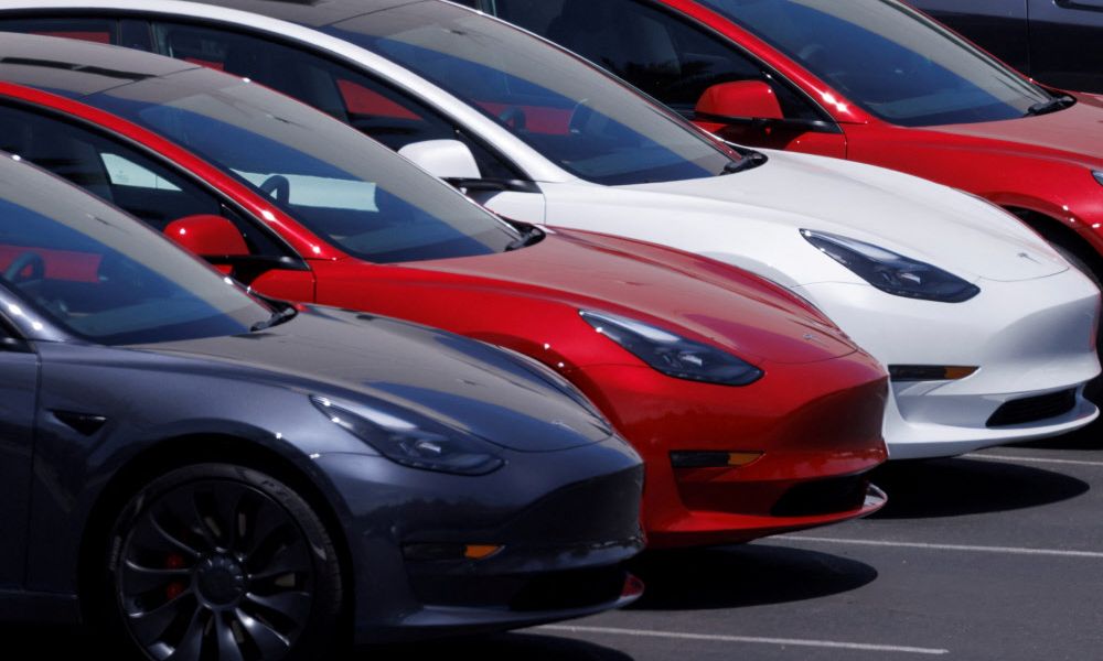 Elon Musk stellt kostenloses Probemonat für Teslas Autopiloten in