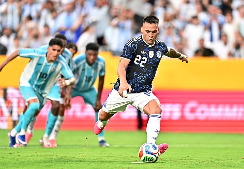 Argentinien schlug Honduras ohne Messi 2:0 und hat große Per