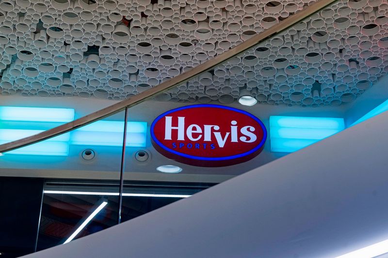 Sporthändler Hervis soll an Snipes-Gründer Sven Voth verkauft werden