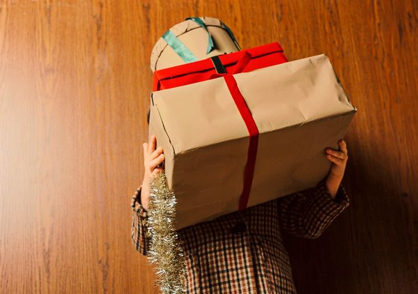 Von-Apple-bis-Airfryer-Wonach-vor-Weihnachten-beim-Onlineh-ndler-gesucht-wird