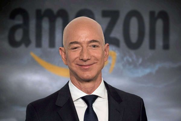 Jeff-Bezos-ist-reich-reich-an-Scheinheiligkeit