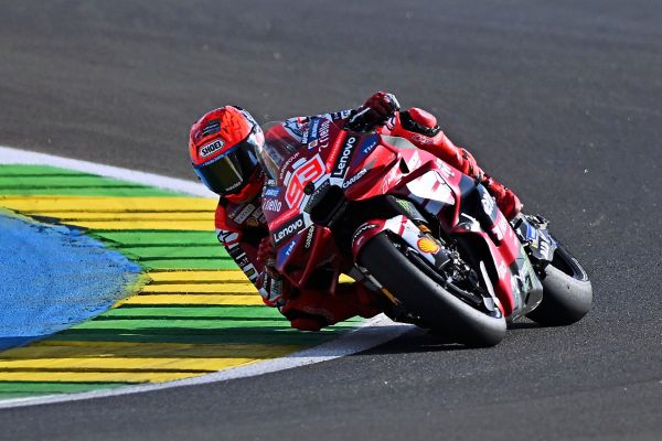 Nach-Asphaltloch-Verz-gerung-Marc-Marquez-Sprint-Sieger-in-Brasilien