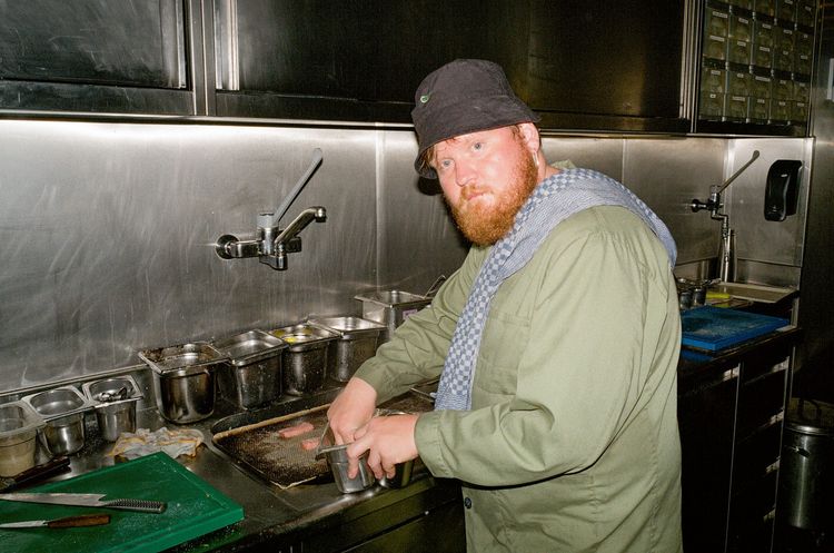 Sternekoch Lukas Mraz hat Buchteln für Joseph-Brot mit Habaneros kreiert.