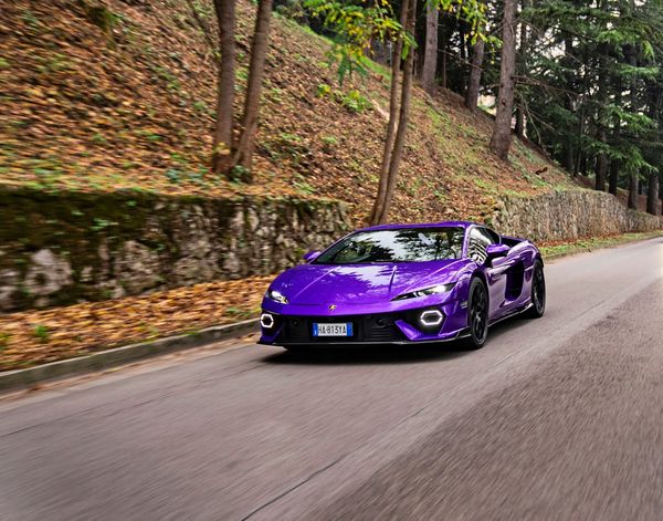 Lamborghini-Temerario-Hunde-die-bei-en-bellen-nicht