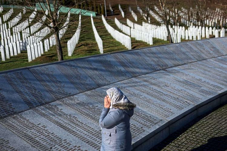 Stilles Gedenken im Srebrenica Memorial Center.