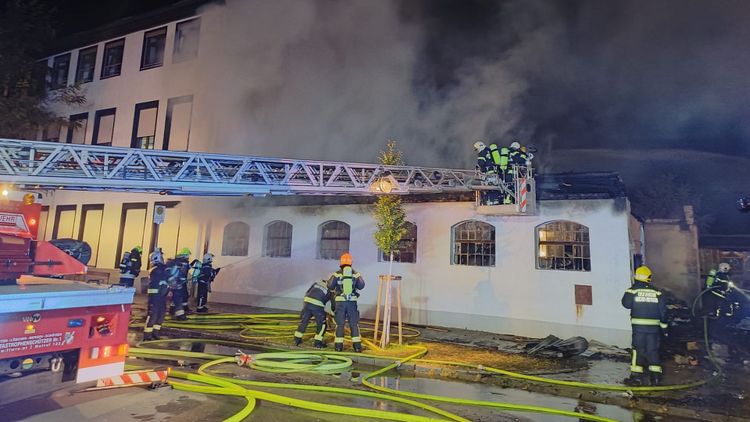 Großbrand in Wiener Neustadt