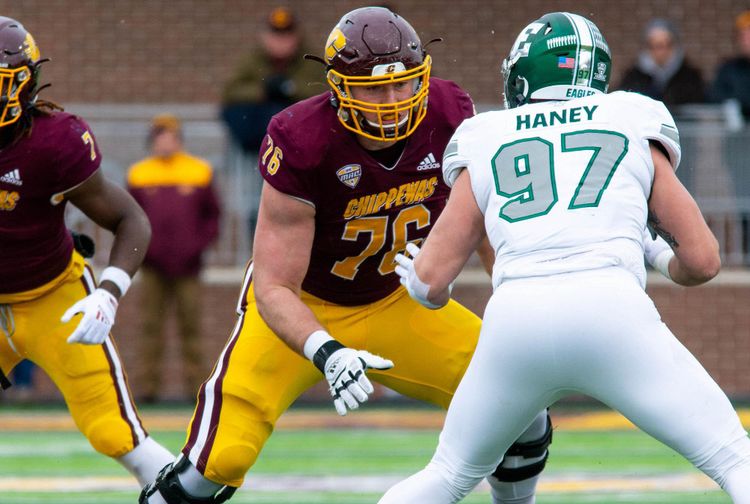 Bernhard Raimann and Luke Goedeke work out in 2022 NFL Combine - Hustle Belt