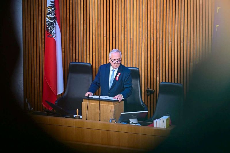 Nationalratspräsident Rosenkranz vor turbulenter erster Präsidiale im Parlament