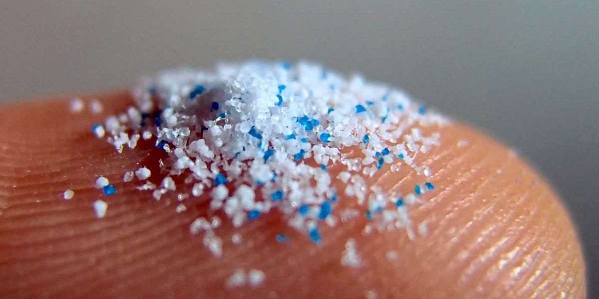Wie gefährlich ist Mikroplastik im Körper?