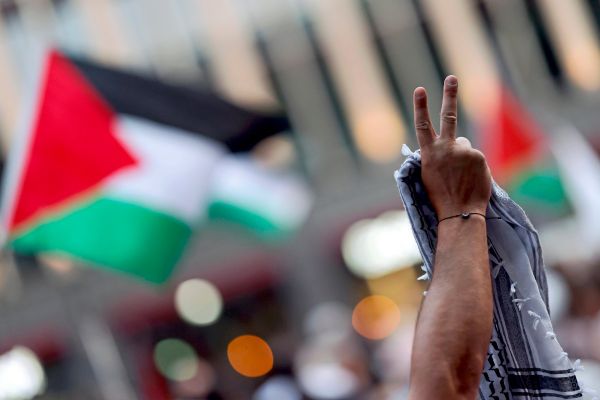 Rund-1000-Teilnehmer-und-drei-Festnahmen-bei-Gaza-Demo-in-Innsbruck