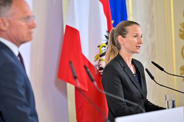 Eine-Feministin-durchbricht-die-gl-serne-Decke-im-Staatsschutz