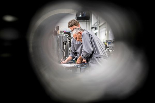 Friedrich-Merz-will-fixes-Pensionsalter-durch-Arbeitsjahre-ersetzen-wer-zahlt-drauf-