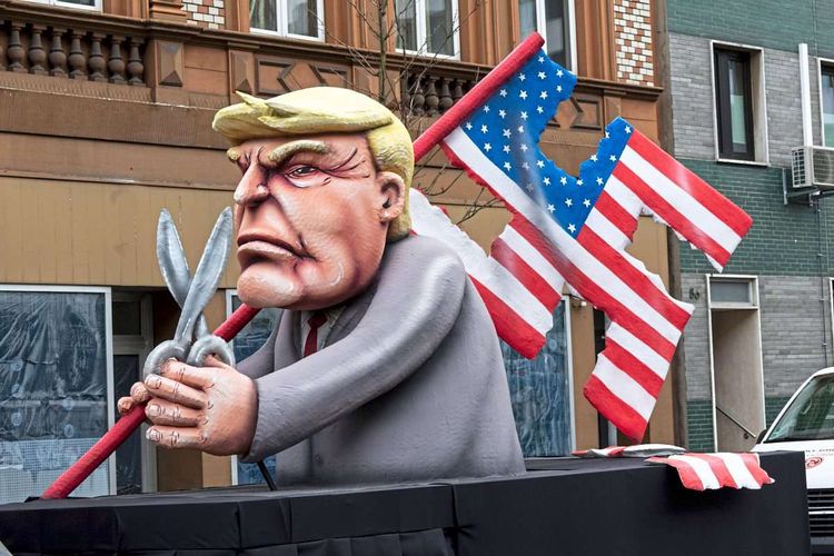 Donald Trump als Schreckgespenst für europäische Demokraten – hier beim Karnevalsumzug in Düsseldorf.
