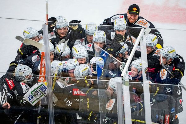 Salzburg-gewinnt-Schlagabtausch-in-Graz-4-2-Capitals-nach-4-3-ber-Pustertal-Achter