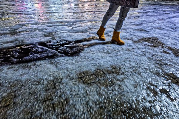 glatteis-wettersituation-entspannt-verkehr-l-uft-nach-plan