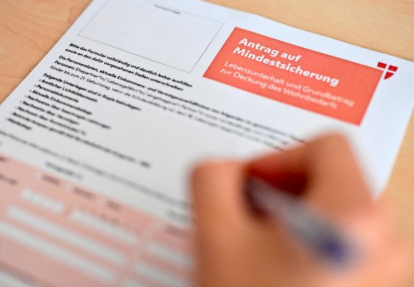 Regierung-pr-sentiert-Reformpl-ne-f-r-die-Sozialhilfe-mit-Livestream