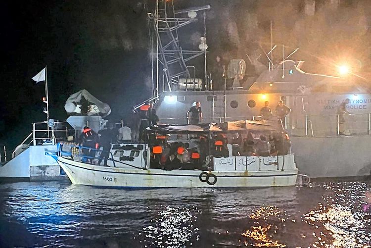 Boot mit Flüchtlingen in Zypern, 86 Migranten gerettet
