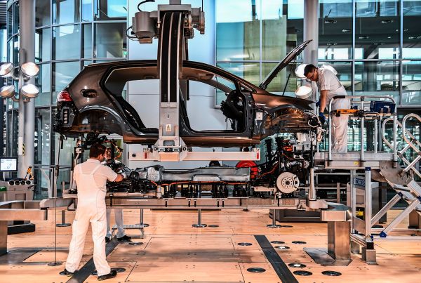 Hohe-L-hne-oder-Wettbewerb-aus-China-Was-setzt-der-heimischen-Industrie-so-zu-