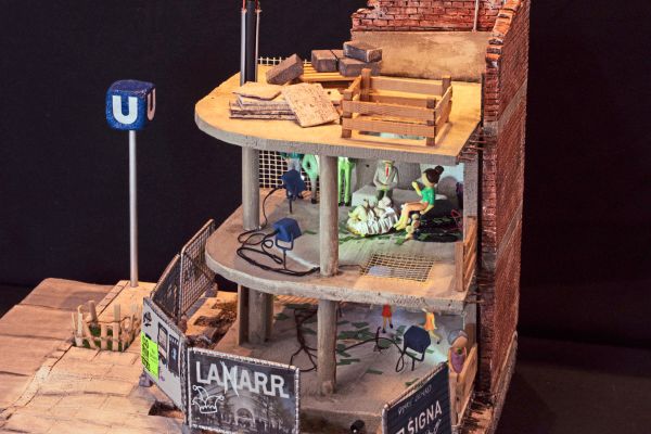 lamarr-ruine-sammelt-als-weihnachtskrippe-spenden-f-r-obdachlose