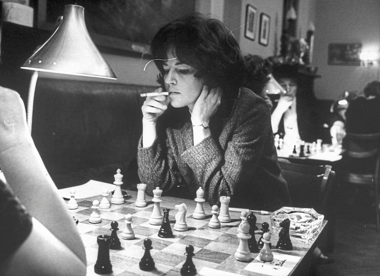 Lisa Lane 1962 im Marshall Chess Club, New York City.
