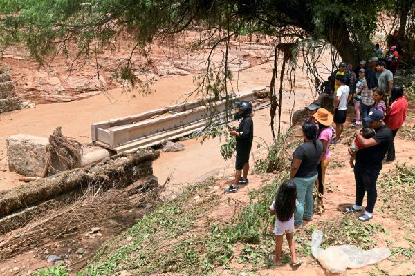 Mindestens-20-Tote-nach-Hochwasser-in-Bolivien