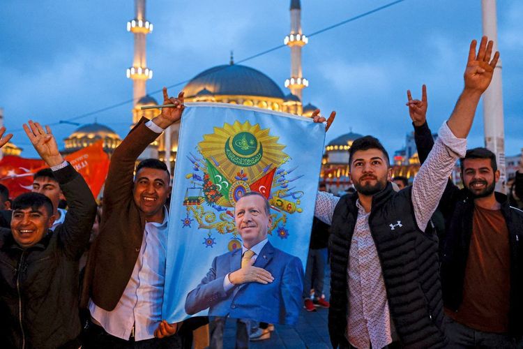 Am Abend feierten in Istanbul Anhänger und Anhängerinnen Erdoğan als alten und neuen Präsident.