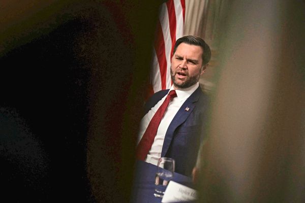 US-Vizepr-sident-Vance-besessen-von-UFOs-h-lt-Aliens-f-r-D-monen-