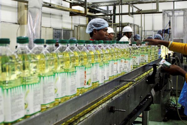 -l-wird-knapper-Am-Weltmarkt-fehlt-rund-eine-Milliarde-Barrel-Roh-l