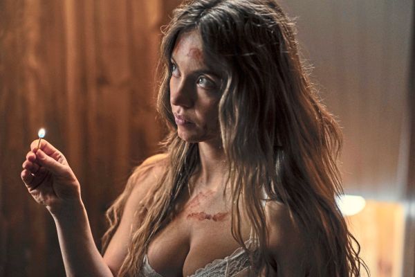 sydney-sweeney-wird-im-booktok-erotikthriller-zum-hausm-dchen