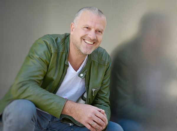 bestseller-autor-bernhard-aichners-schlipfkrapfen-drama