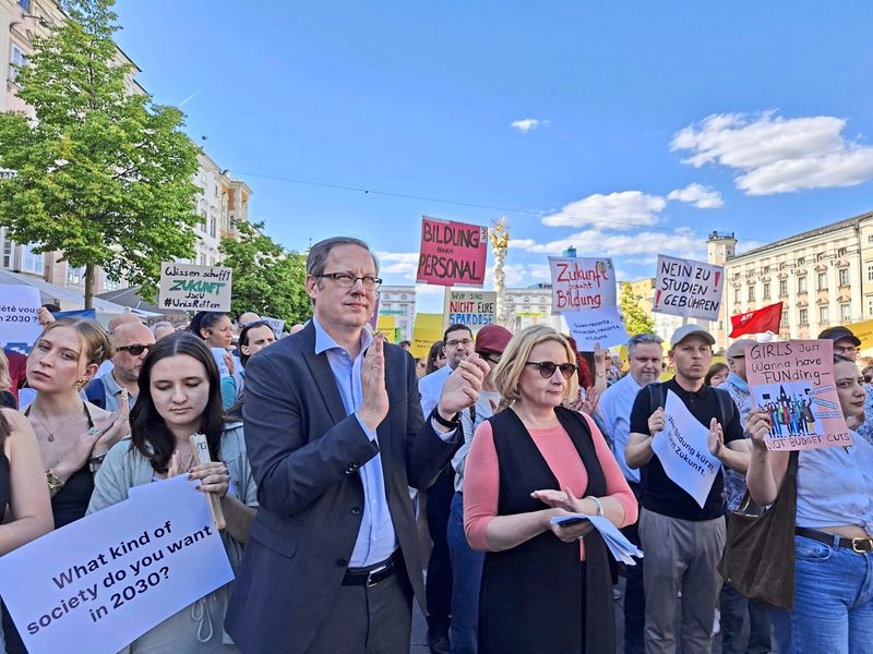 Uni-Proteste gegen Budgetkürzungen gehen in anderen Bundeshauptstädten weiter