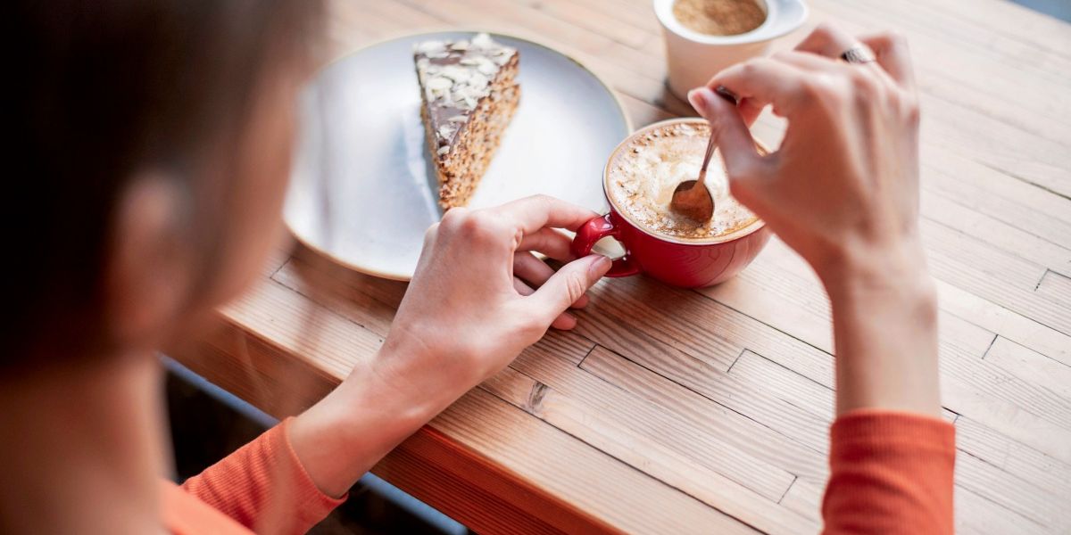 In diesem Café in Barcelona wird der Kaffee immer teurer, je länger man bleibt