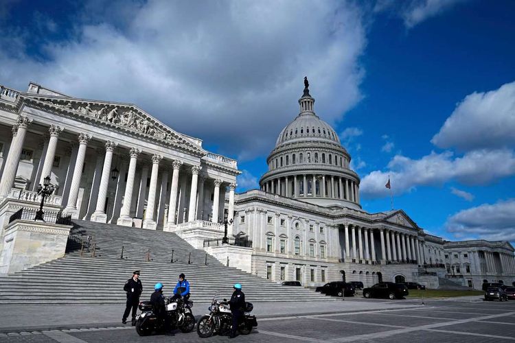 Über dem Kapitol in Washington ziehen sich dunkle Wolken zusammen: Im Streit über Ukraine-Hilfen ist keine Einigung in Sicht.