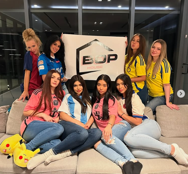 Onlyfans-Villa "Bop House": Influencer-WG ohne alten Mann in Baderobe