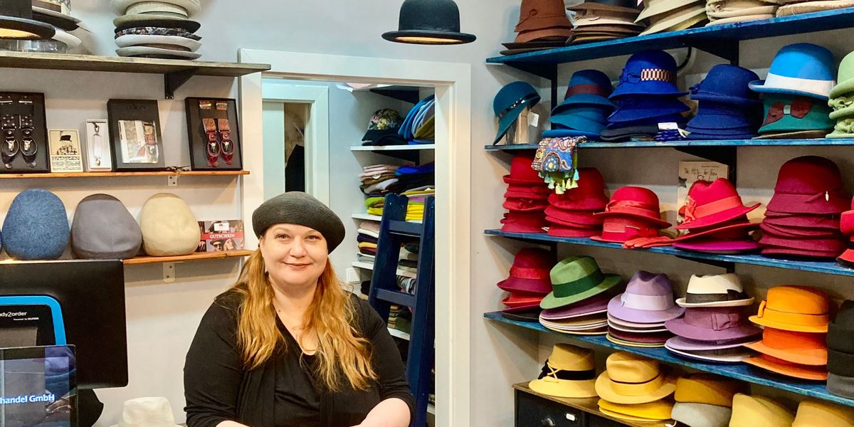 Hutverkäuferin: "Ohne Kopfbedeckung fühle ich mich nackt"