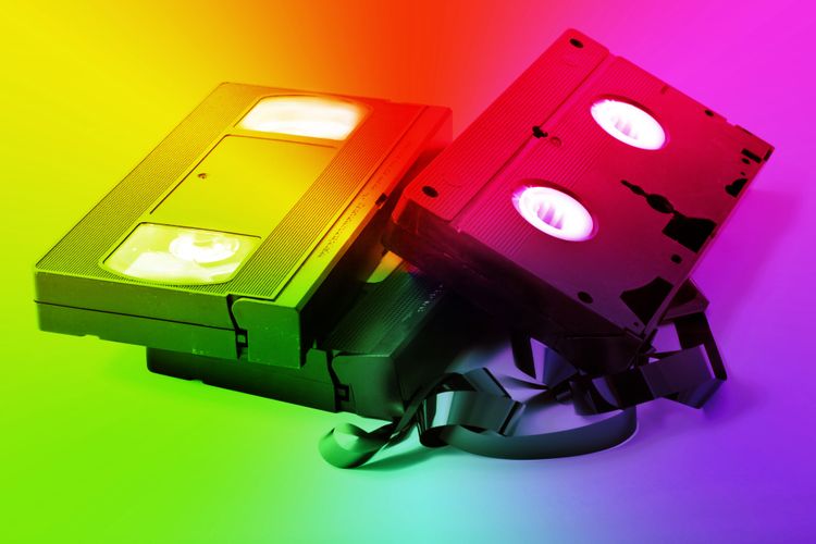 VHS-Kassetten, buntes Licht