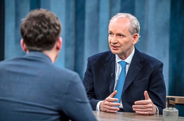 Schirachs-Vision-W-ren-Kanzlergesetze-ohne-Parlamentsbeschluss-auch-etwas-f-r-sterreich-