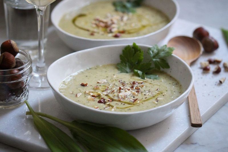 Tanzen, genießen, vegan feiern und ein Rezept für eine Bärlauchsuppe