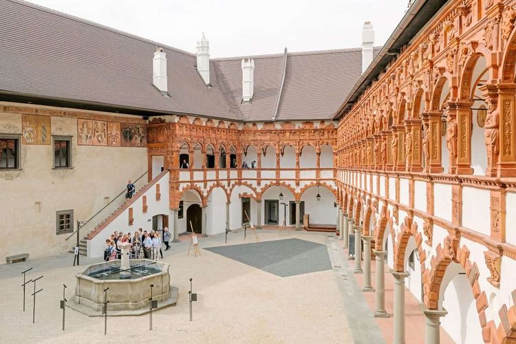 Die Schallaburg, errichtet im dem 11. Jahrhundert, wurde ab 1560 vom protestantischen Adelsgeschlecht Losenstein zum Renaissance-Schloss ausgebaut.