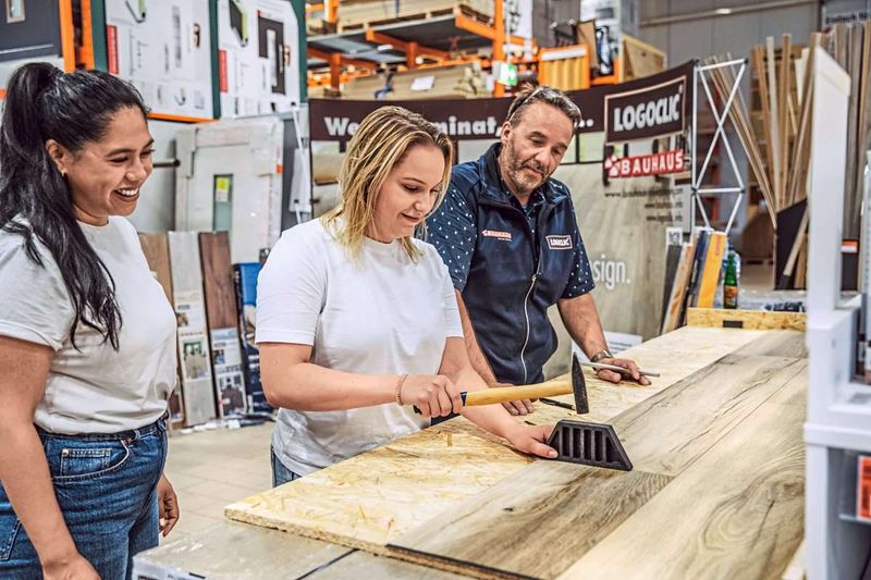 Wenn Frauen nachts im Bauhaus werken