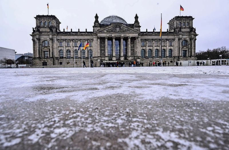 Glatteis-Chaos bringt Berliner Bürgermeister ins Schlittern
