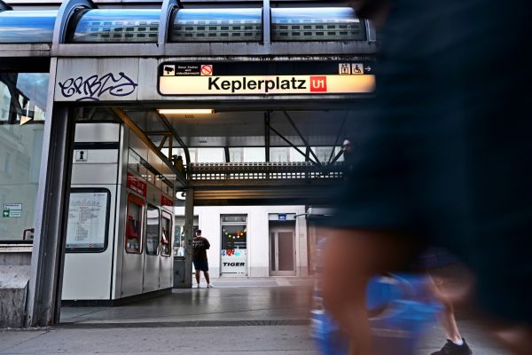Ungew-hnlicher-Prozess-um-Mordversuch-mit-Messer-und-Machete-auf-dem-Keplerplatz