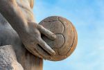 Heiliges Spiel: Der Autor Kurt Leutgeb über Fußball, lange H