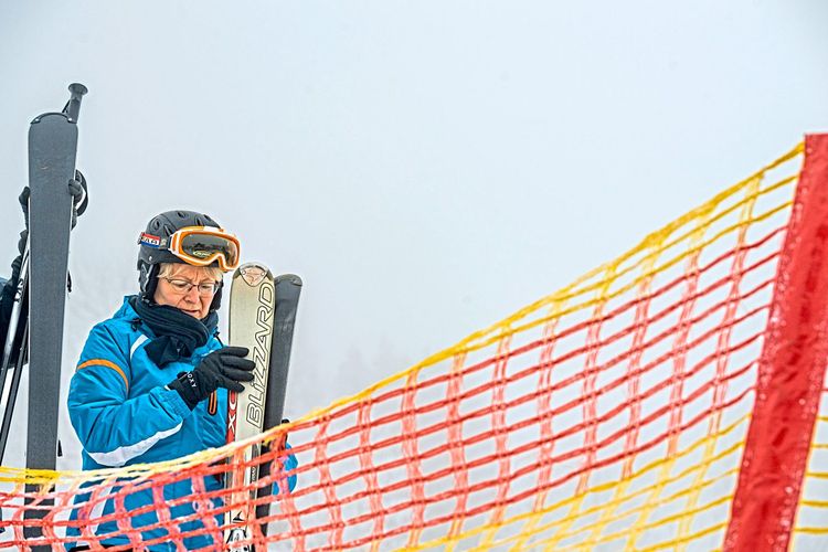 Skifahren Frau Piste