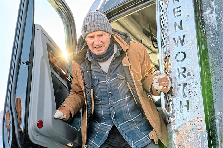 Liam Neeson ist als Trucker unterwegs auf der 
