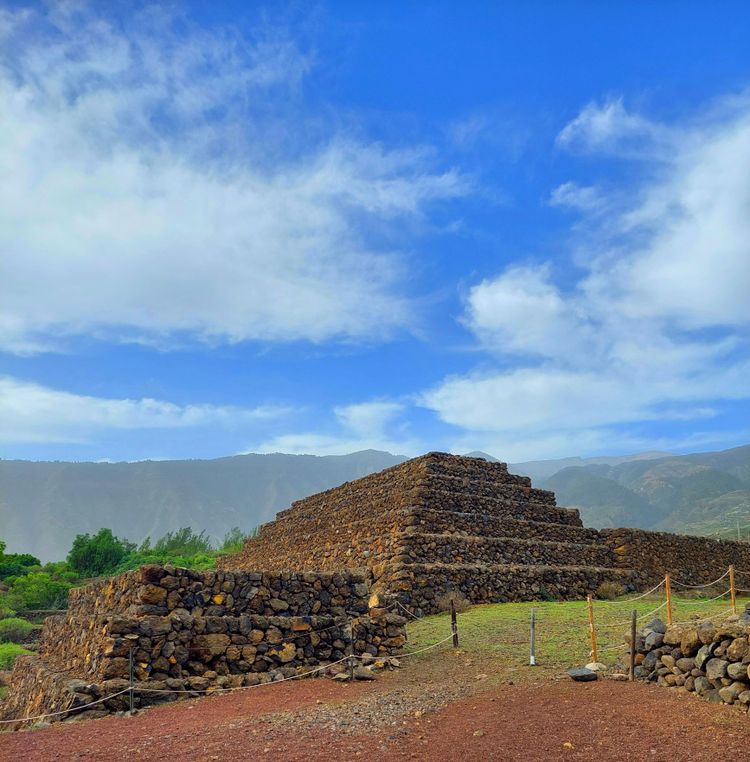 Eine der insgesamt sechs Güimar-Pyramiden Teneriffas
