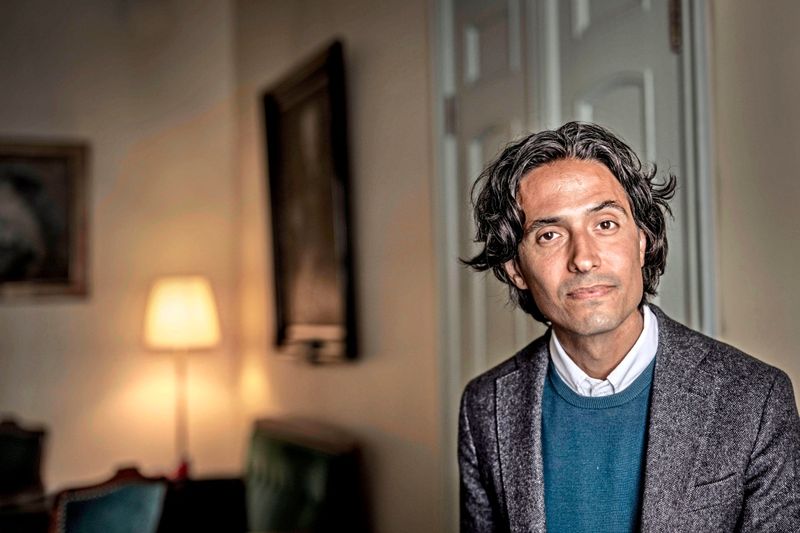 Jonas Hassen Khemiris Roman "Drei Schwestern" über die Familie und andere Flüche