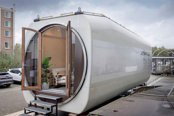 Eine-niederl-ndische-Firma-baut-Tiny-Houses-aus-alten-Windr-dern