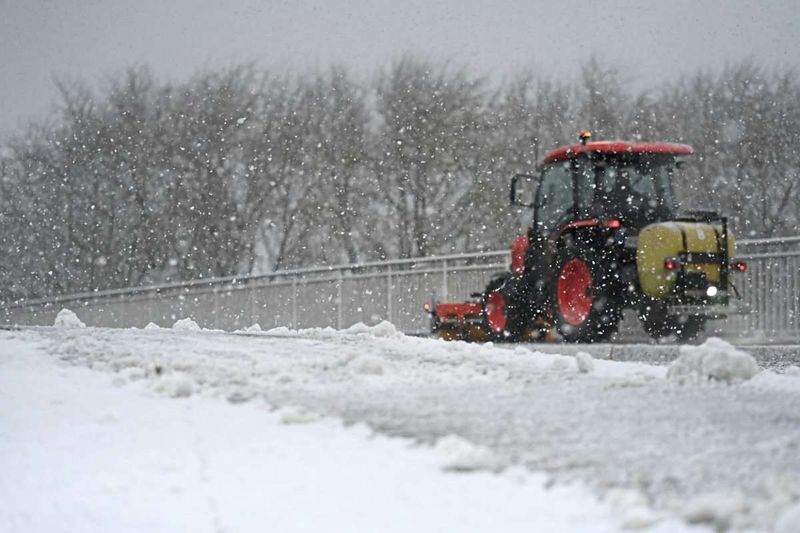 Schnee führte zu Einsätzen und Verzögerungen in Vorarlberg